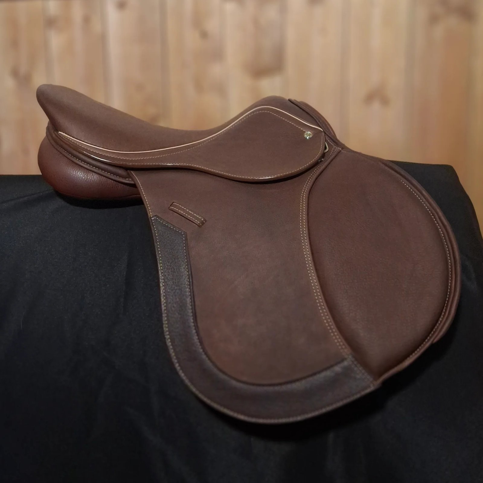 New 17" Loxley by Bliss Hunter Jump Deluxe Demo Saddle New 17" Loxley by Bliss Hunter Jump Deluxe Demo Saddle