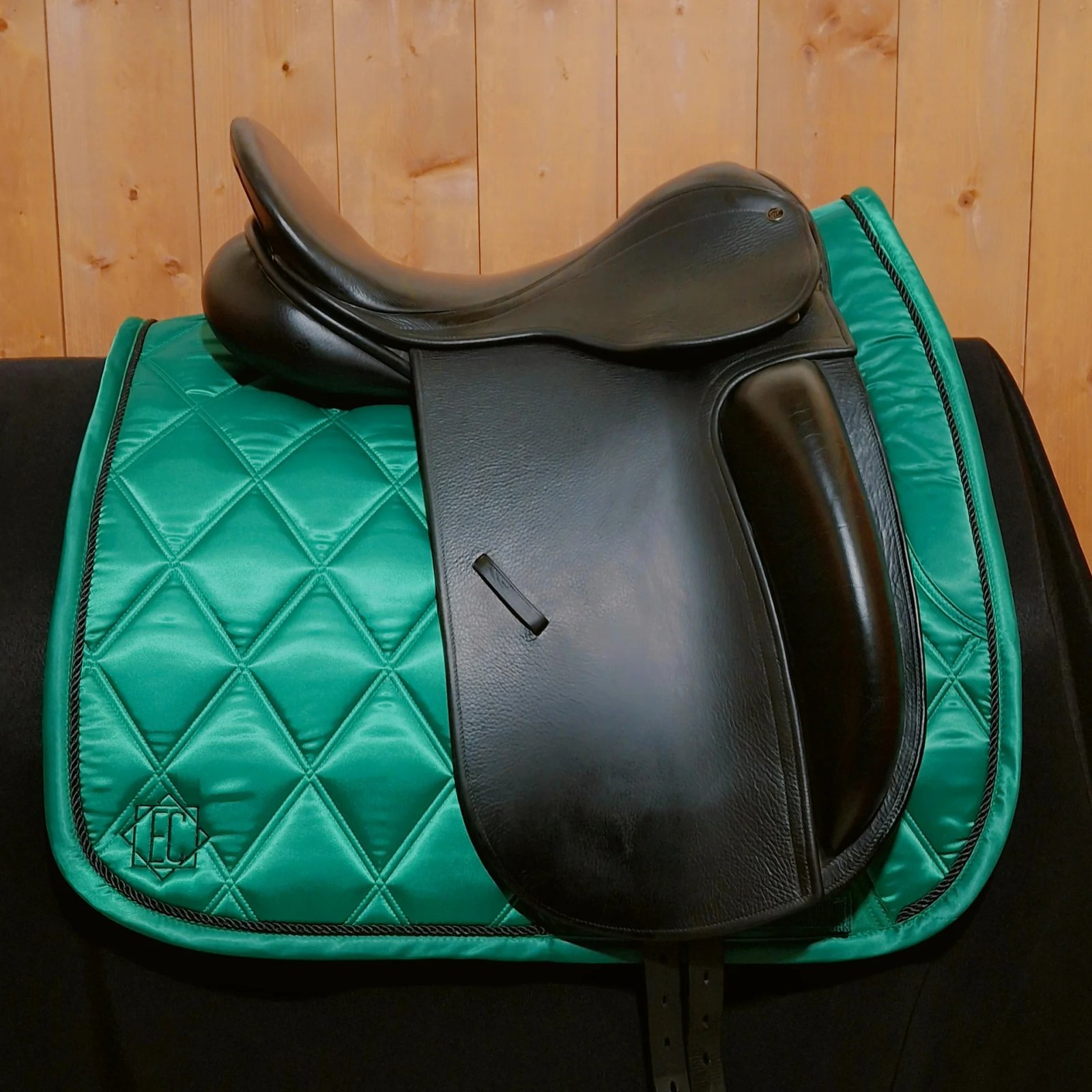 Used 17" County Fusion Dressage Saddle Used 17" County Fusion Dressage Saddle