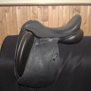 Used 17.5" Custom Icon Flight Dressage Saddle