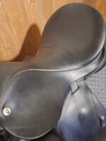 Used 17.5" N2 Vinctore Dressage Saddle