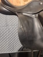 Used 17.5" N2 Vinctore Dressage Saddle