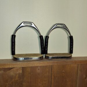 Used Fillis Flex Stirrup Irons