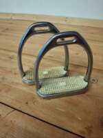 Used Fillis Stirrup Irons